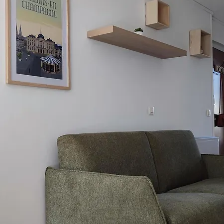 Daire Au Jjr Châlons-en-Champagne